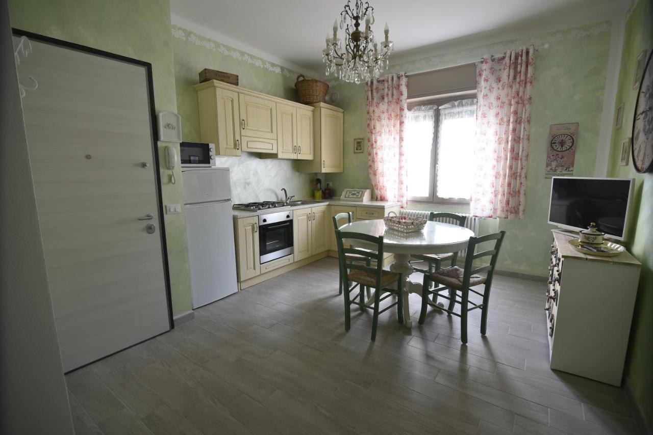 Le Bouganville Apartment Desenzano del Garda Luaran gambar