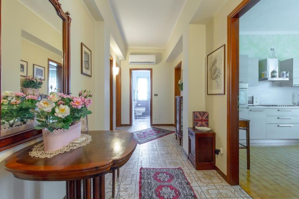 Le Bouganville Apartment Desenzano del Garda Luaran gambar