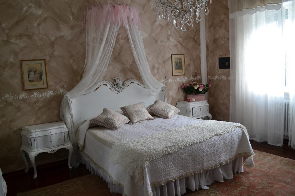 Le Bouganville Apartment Desenzano del Garda Bilik gambar