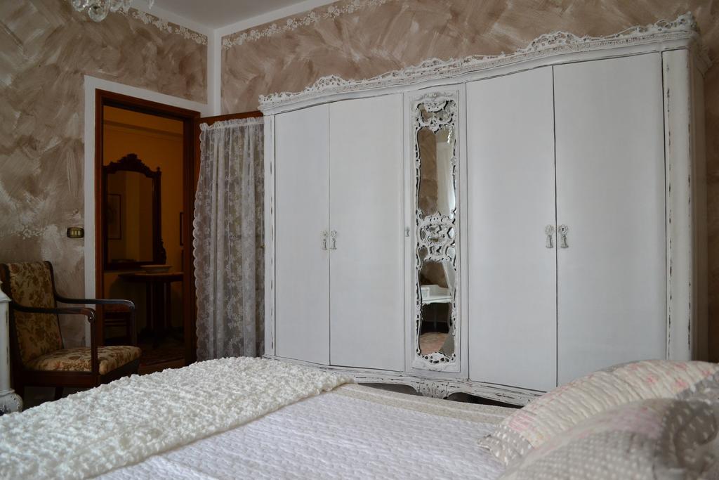 Le Bouganville Apartment Desenzano del Garda Bilik gambar