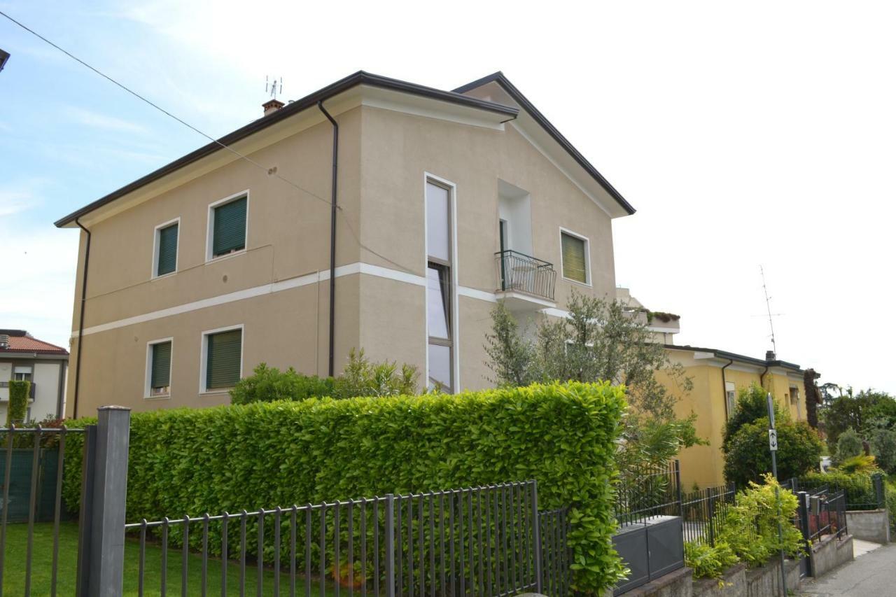 Le Bouganville Apartment Desenzano del Garda Luaran gambar