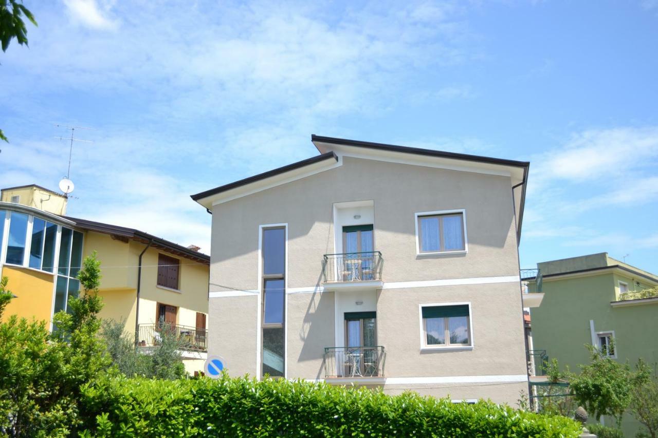 Le Bouganville Apartment Desenzano del Garda Luaran gambar